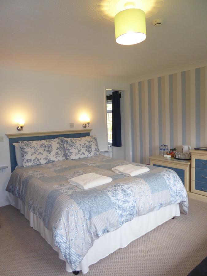 Neuadd Wen Guest House Carmarthen Esterno foto