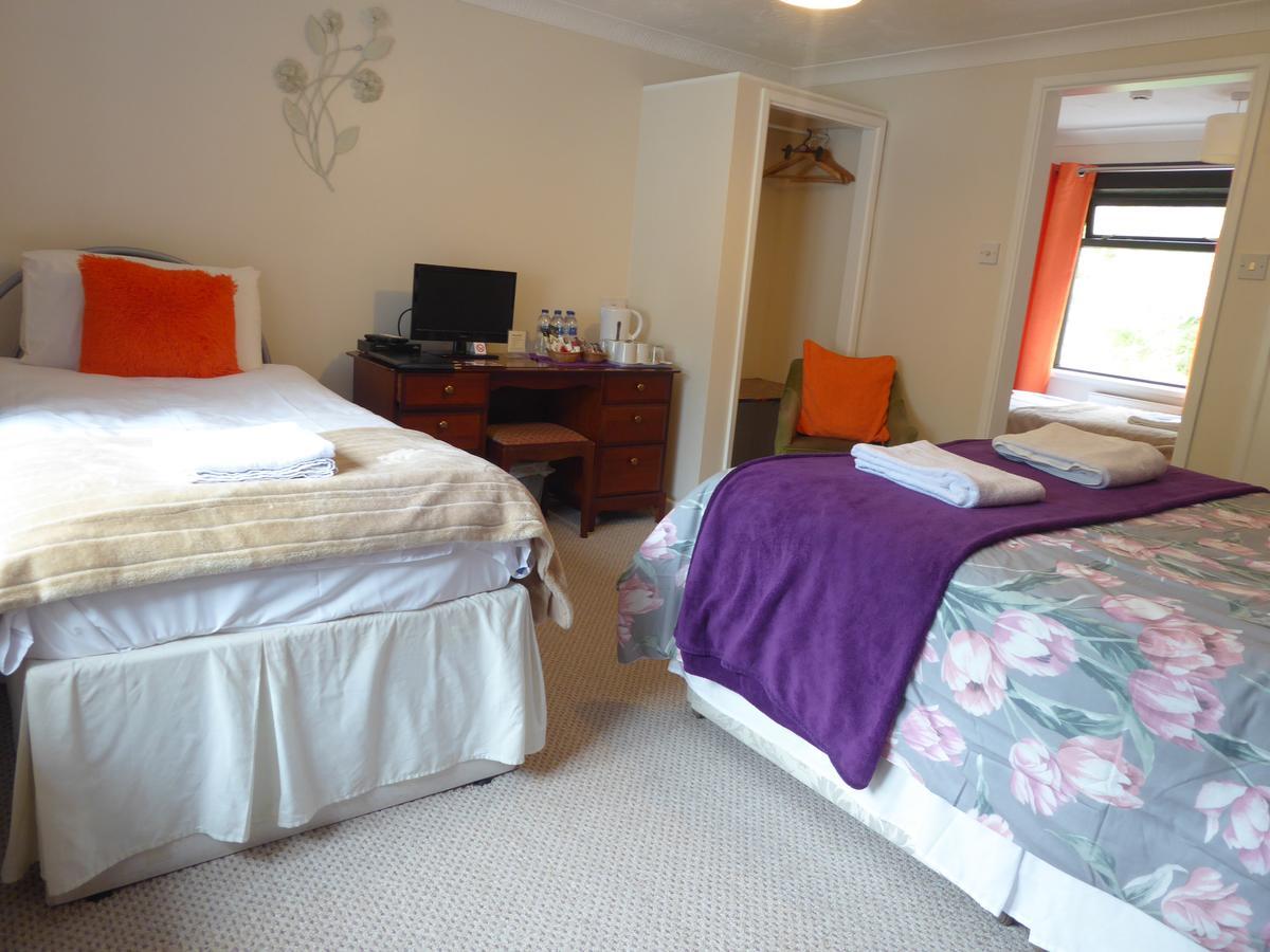 Neuadd Wen Guest House Carmarthen Esterno foto